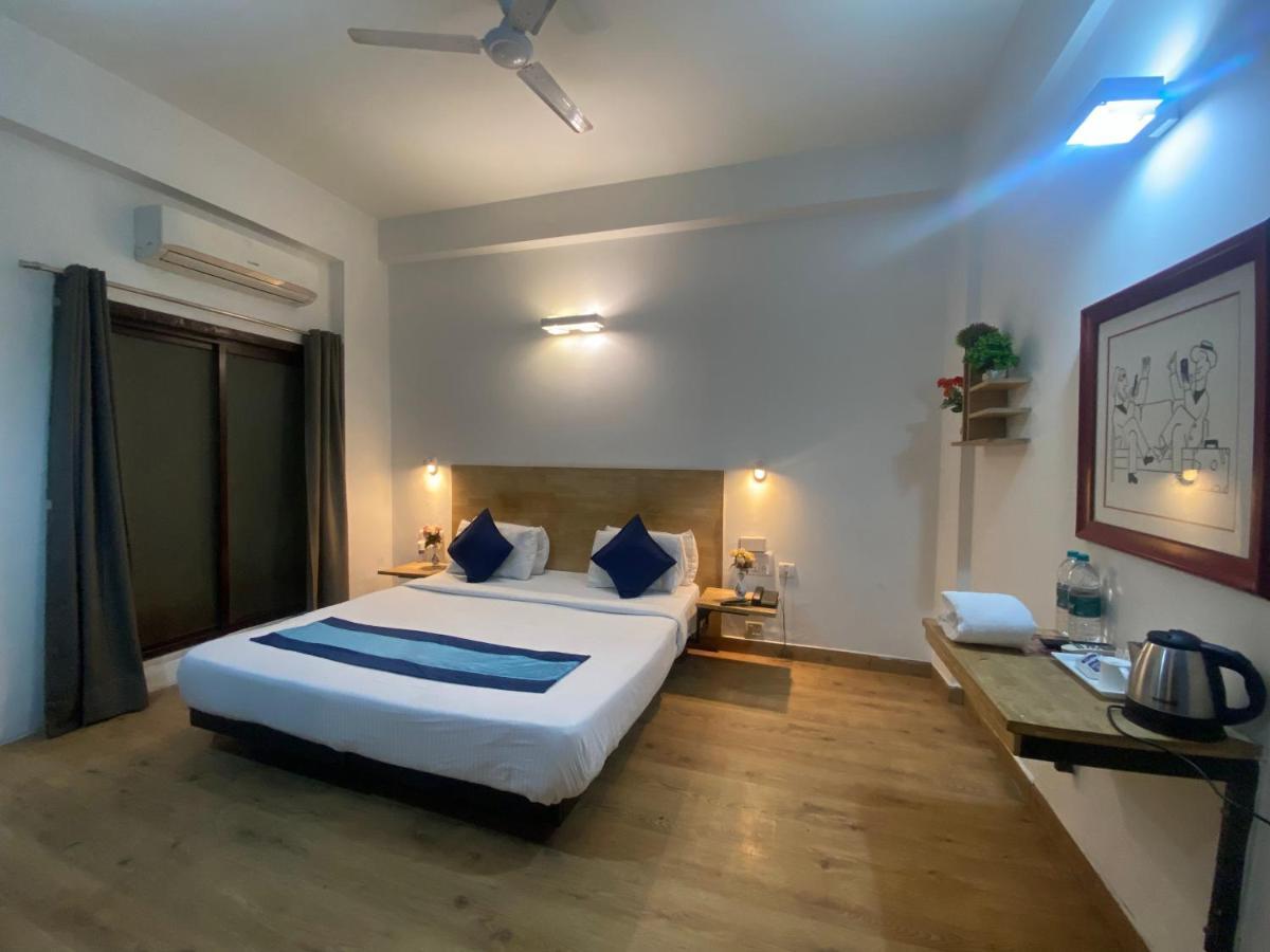 Divine Inn Couple Friendly Hotel Near Sector 51 Metro Station 诺伊达 外观 照片