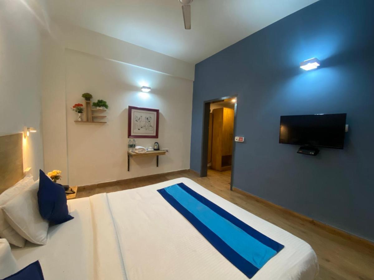Divine Inn Couple Friendly Hotel Near Sector 51 Metro Station 诺伊达 外观 照片