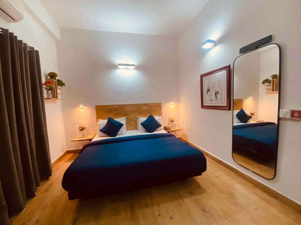 Divine Inn Couple Friendly Hotel Near Sector 51 Metro Station 诺伊达 外观 照片