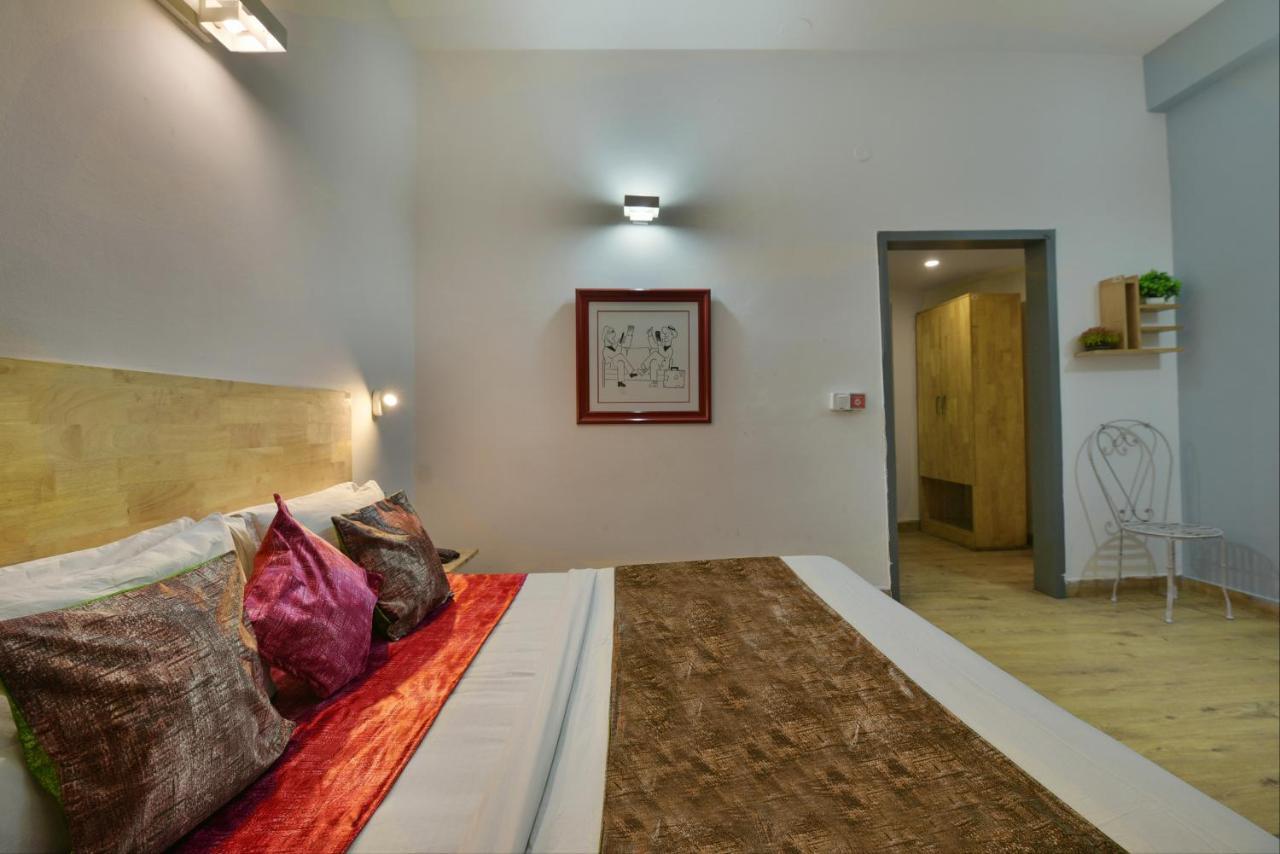 Divine Inn Couple Friendly Hotel Near Sector 51 Metro Station 诺伊达 外观 照片