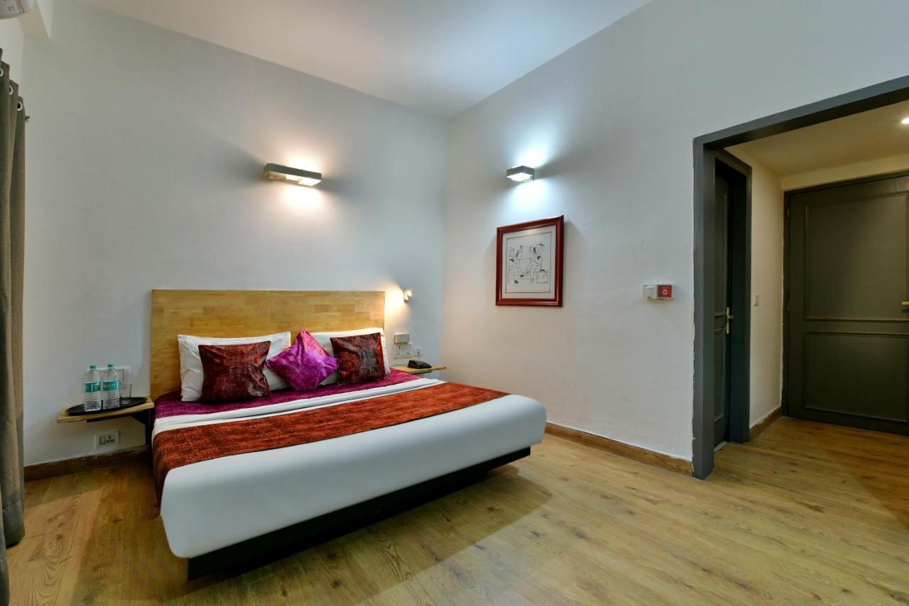 Divine Inn Couple Friendly Hotel Near Sector 51 Metro Station 诺伊达 外观 照片