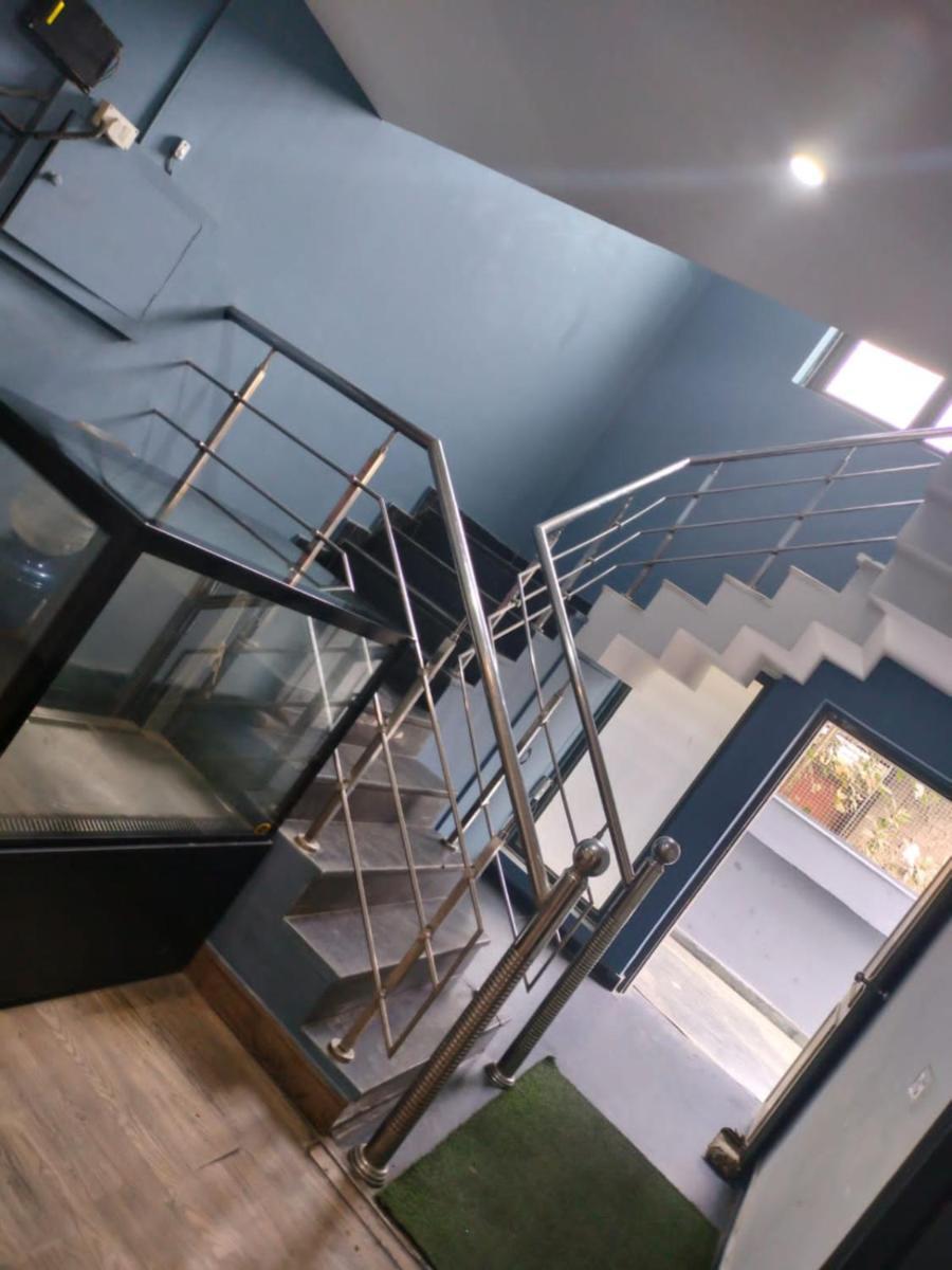 Divine Inn Couple Friendly Hotel Near Sector 51 Metro Station 诺伊达 外观 照片