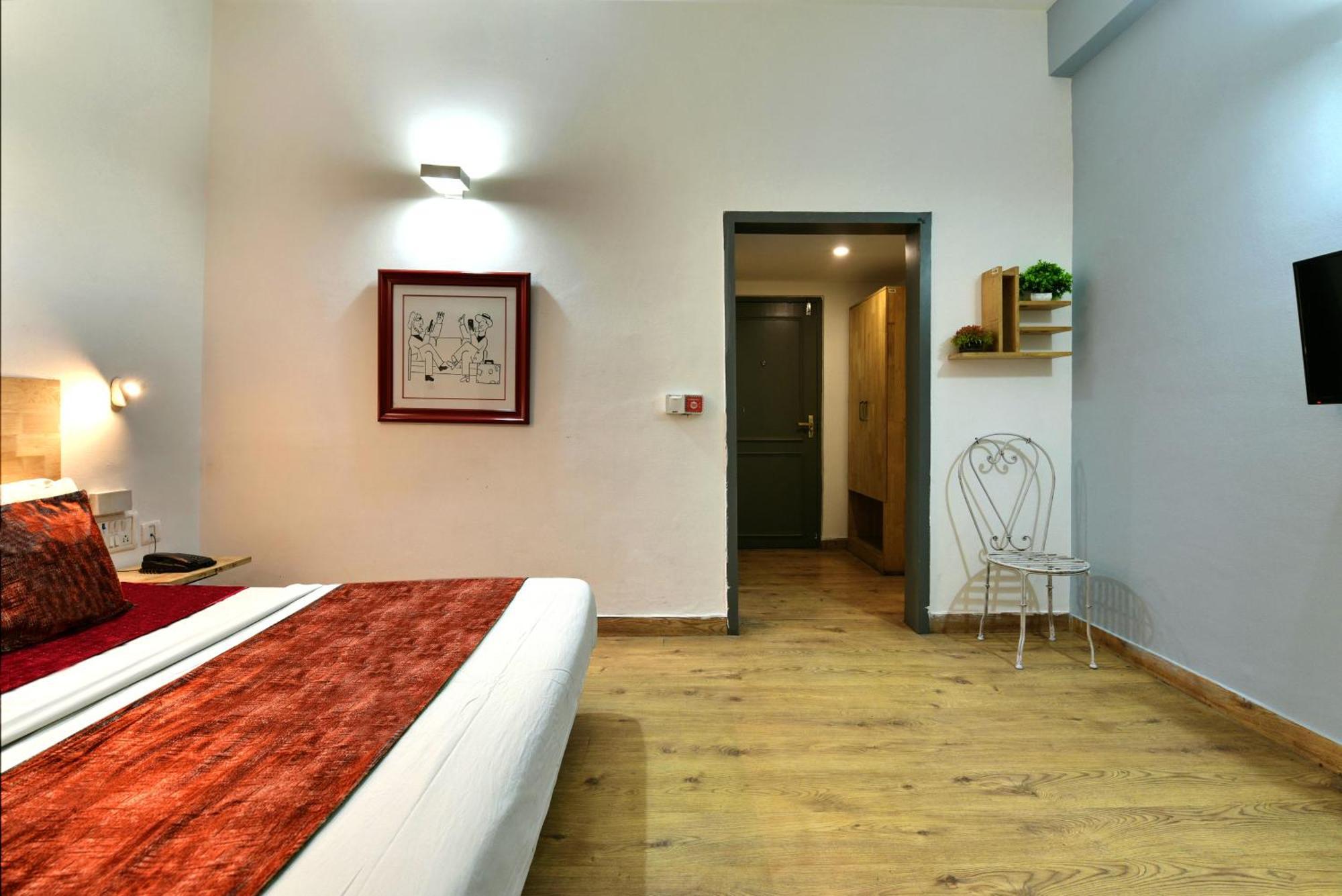 Divine Inn Couple Friendly Hotel Near Sector 51 Metro Station 诺伊达 外观 照片