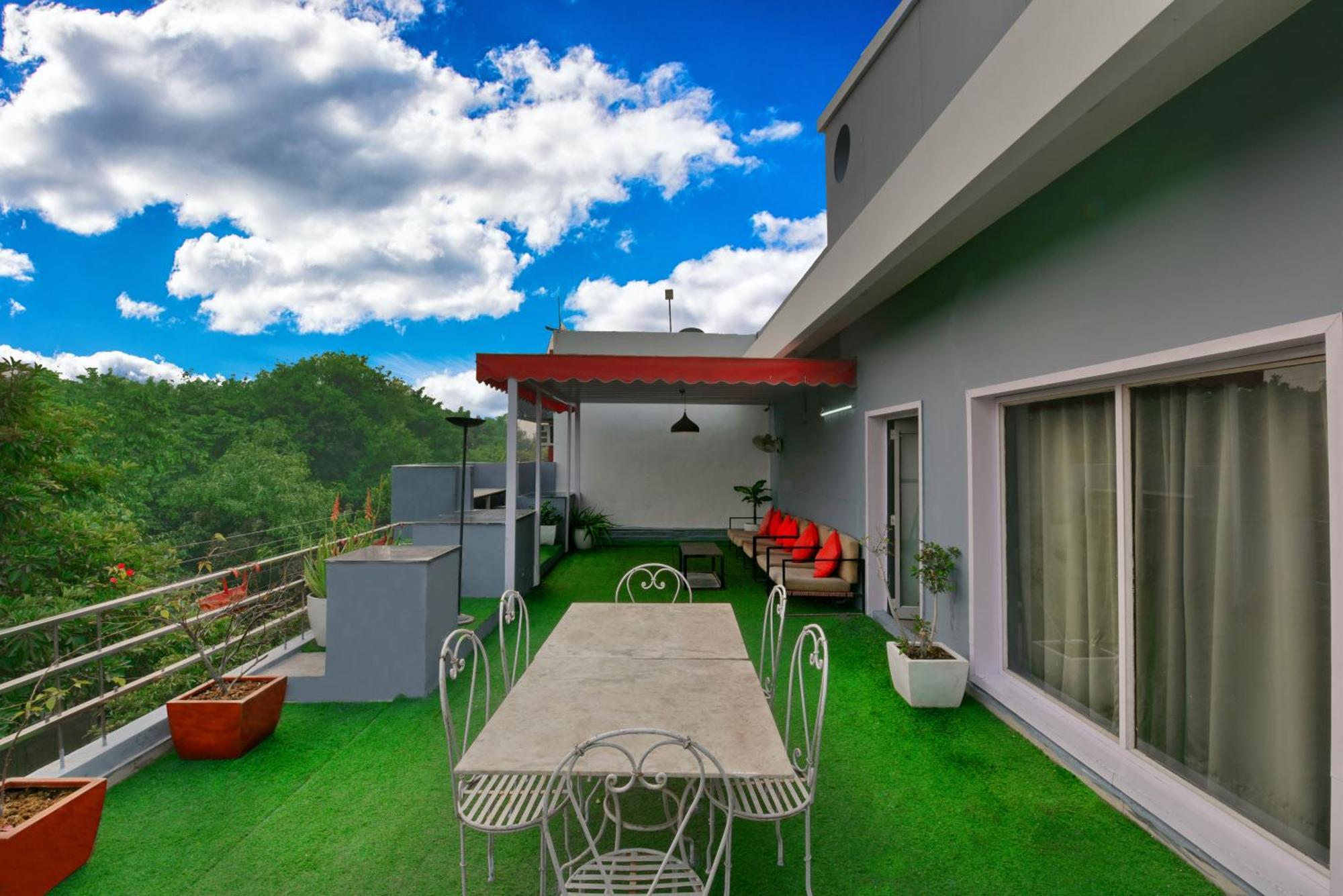 Divine Inn Couple Friendly Hotel Near Sector 51 Metro Station 诺伊达 外观 照片