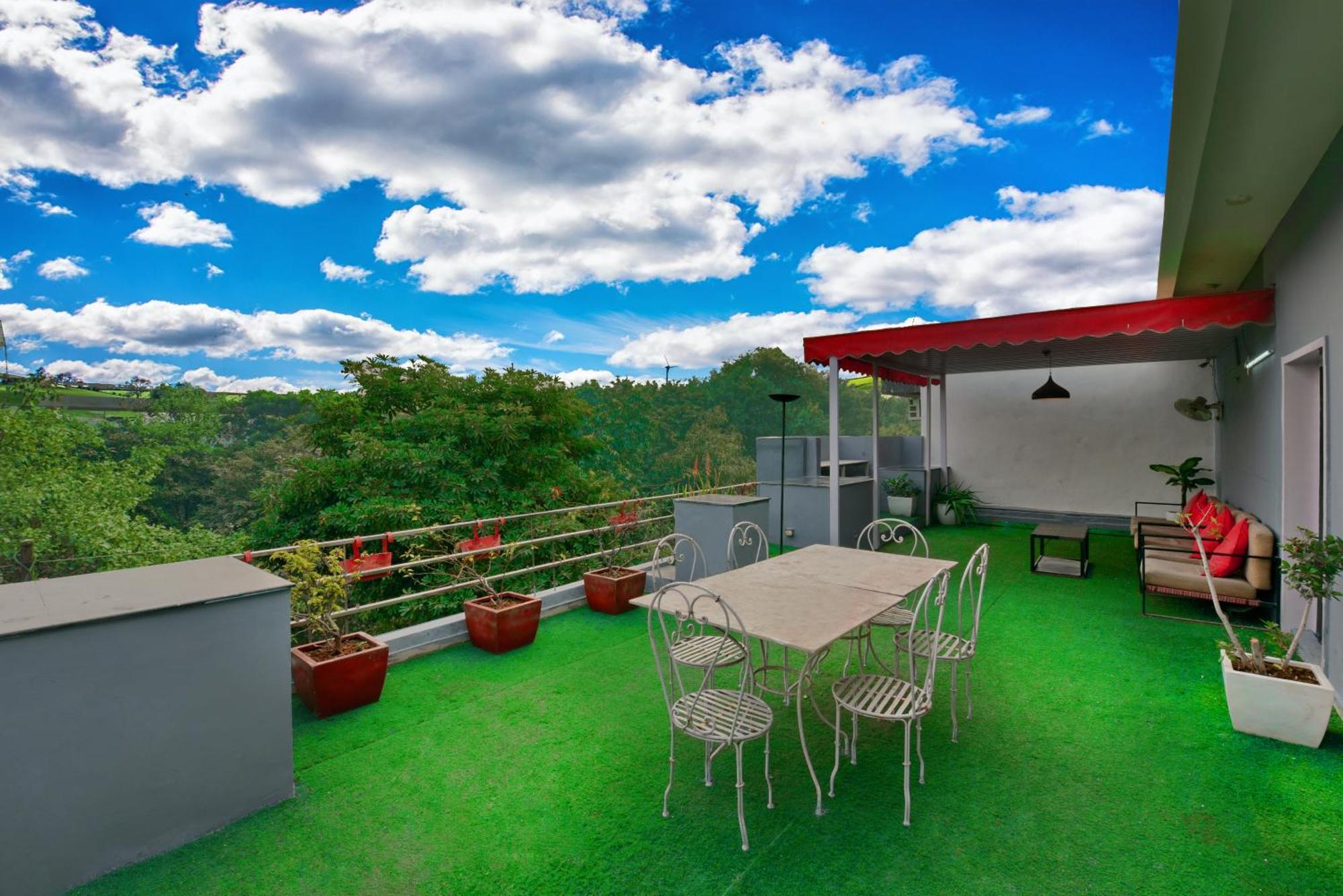 Divine Inn Couple Friendly Hotel Near Sector 51 Metro Station 诺伊达 外观 照片